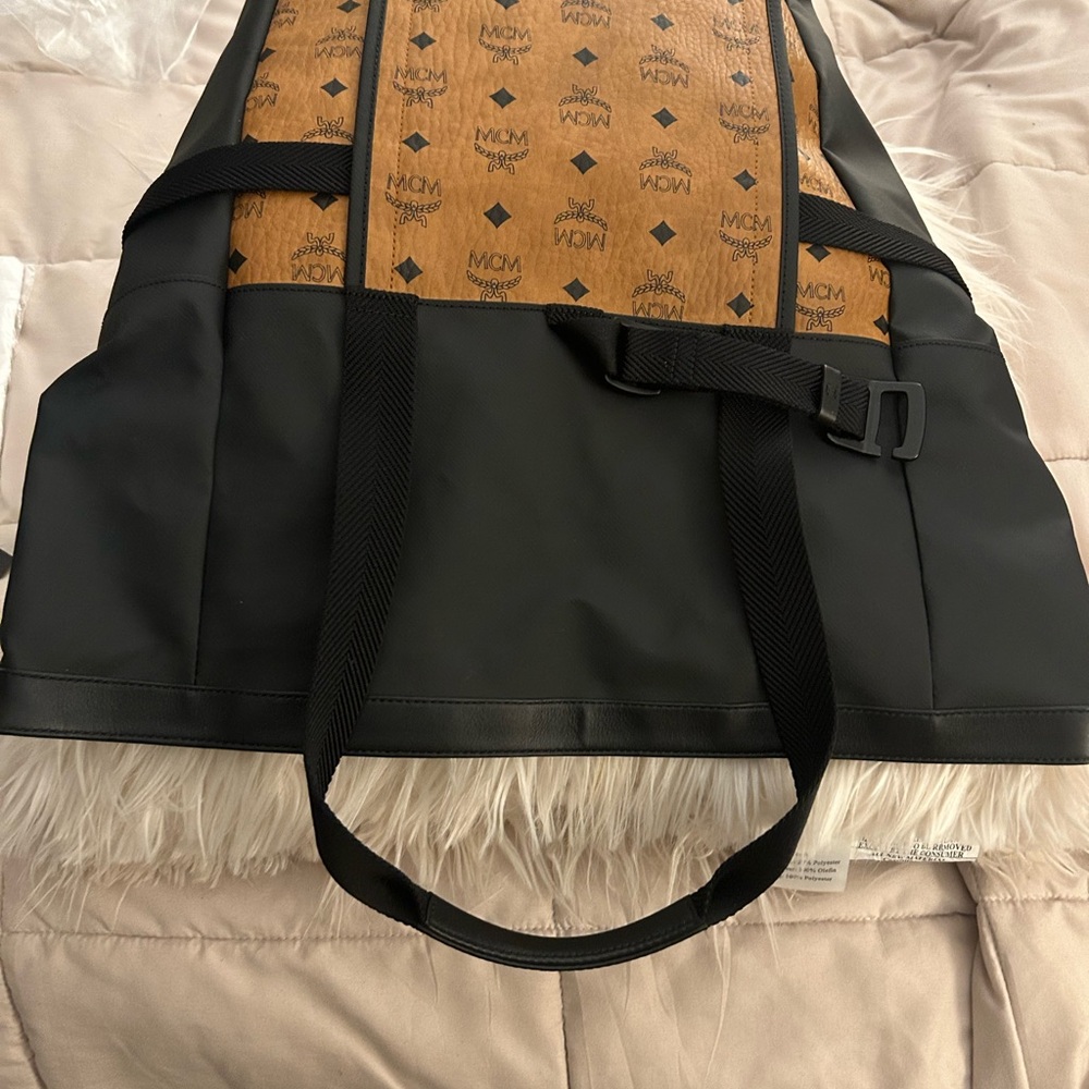 Authentic MCM Large Shopper - Picture 5 of 11